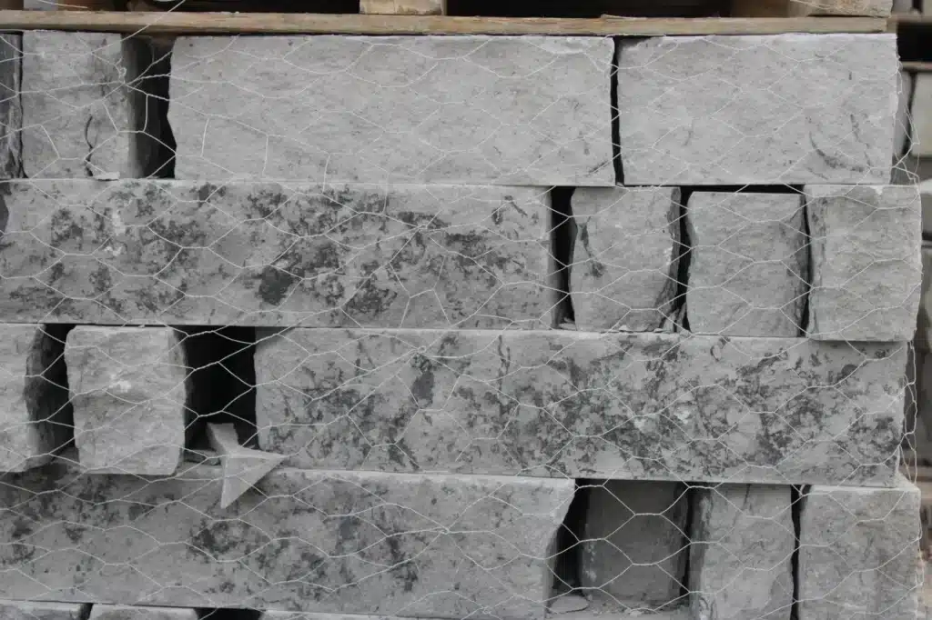 Lueder Charcoal